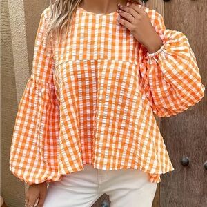 Women’s cute top size Medium (6) Runs small!